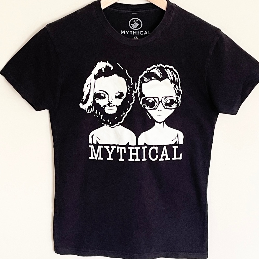 Invaders From Good Mythical Morning GITD Alien Graphic Black T Shirt Adult XS - Picture 4 of 9